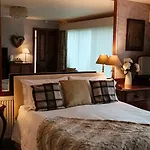 The Wood Bed and Breakfast