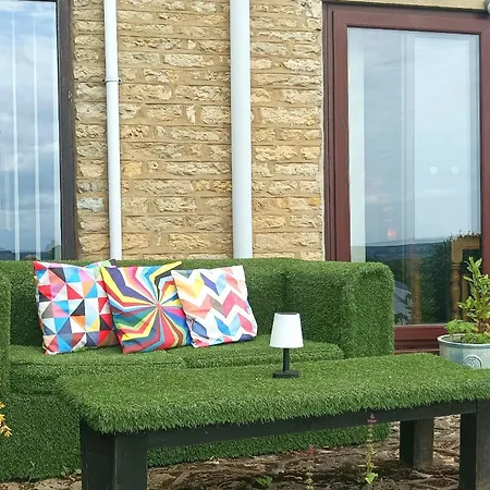 The Wood Bed & Breakfast *