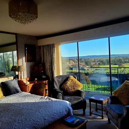 The Wood Bed & Breakfast *